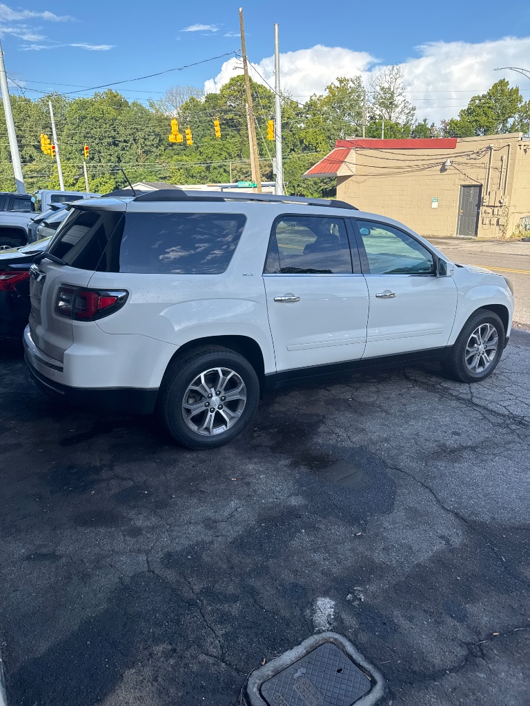 2013 GMC Acadia SLT2's photo