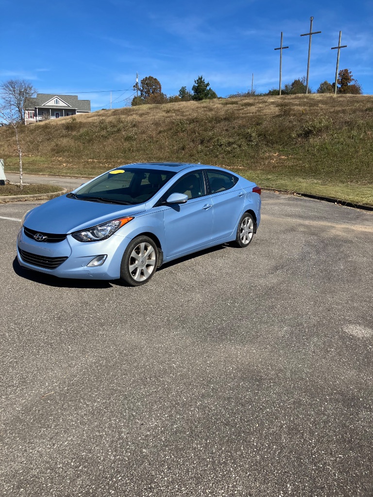 2012 Hyundai Elantra Limited's photo