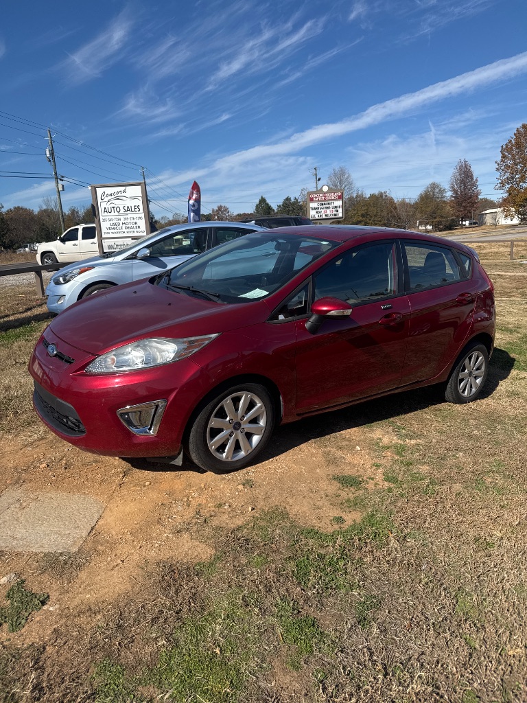 2013 Ford Fiesta SE's photo