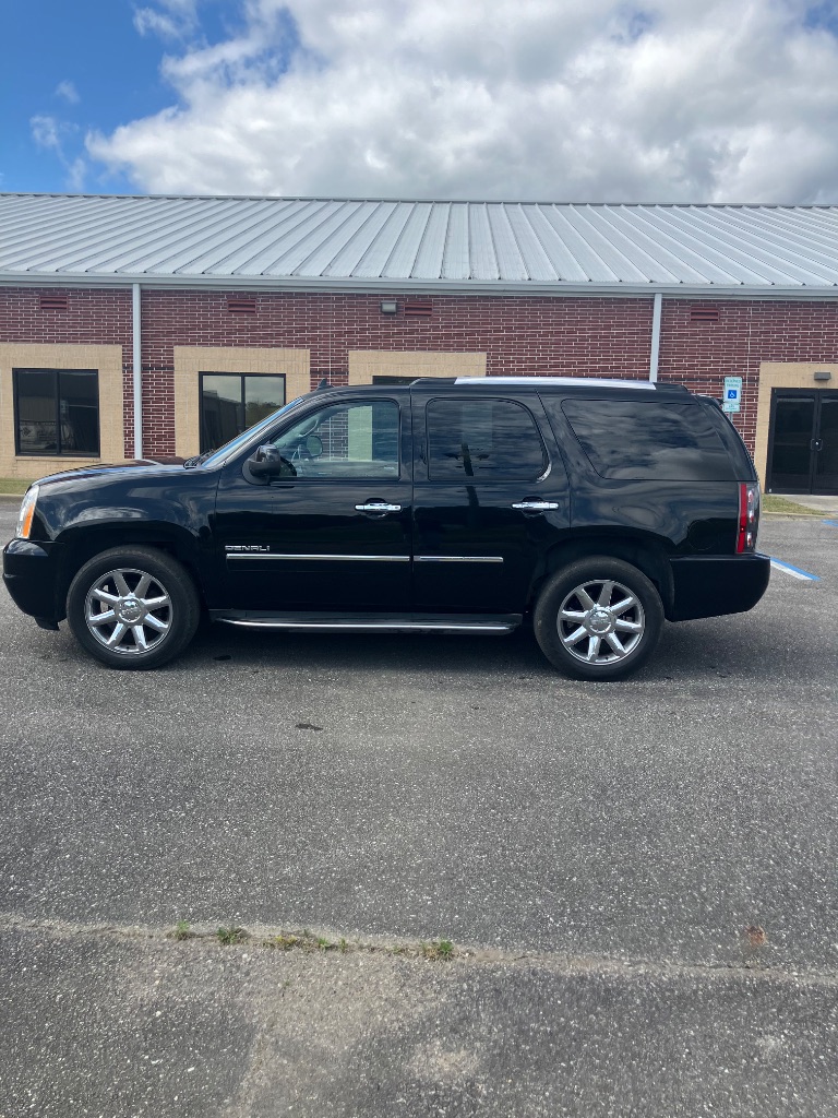 2013 GMC Yukon Denali - 2WD's photo