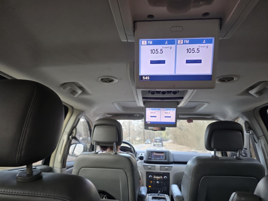 2012 Volkswagen Routan SEL - Photo 15
