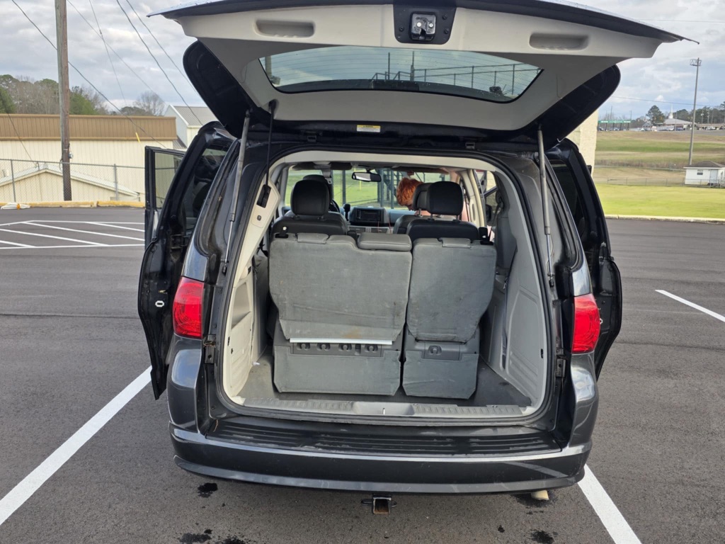2012 Volkswagen Routan SEL - Photo 10
