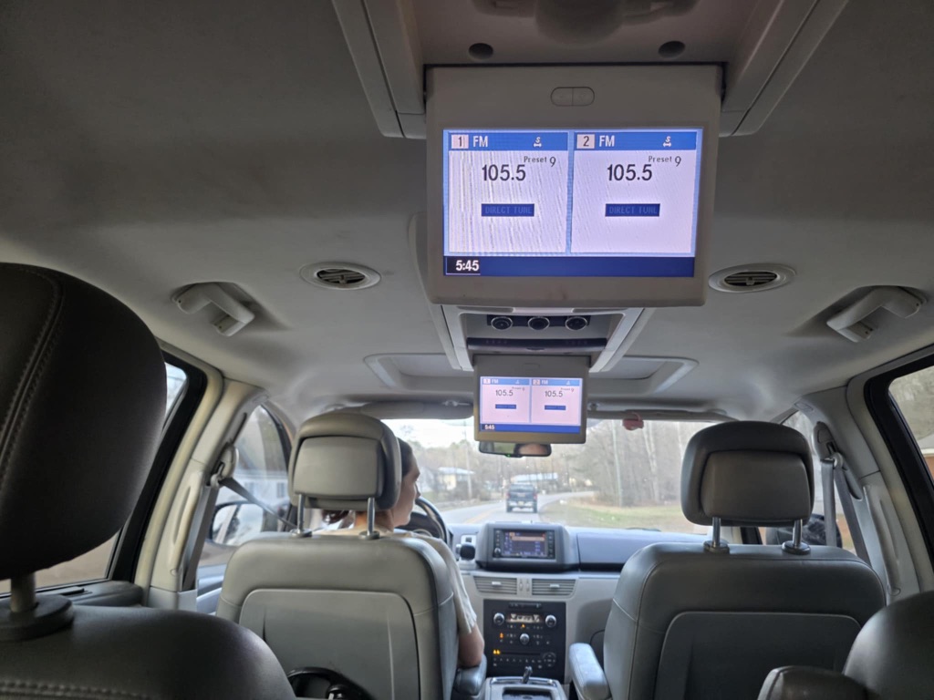 2012 Volkswagen Routan SEL - Photo 8